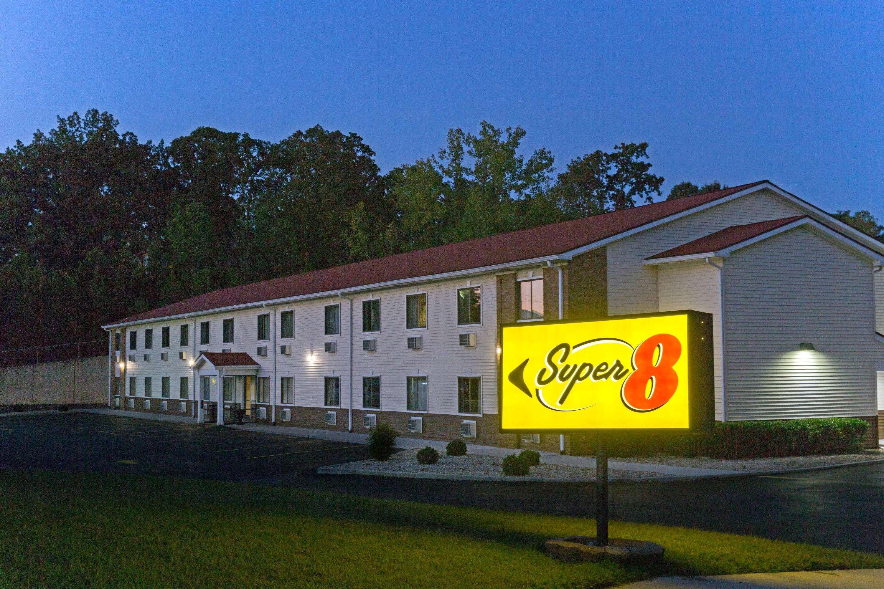 Super 8 By Wyndham Radcliff Ft. Knox Area Exterior foto